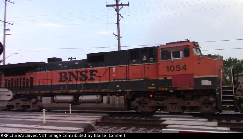 BNSF 1054